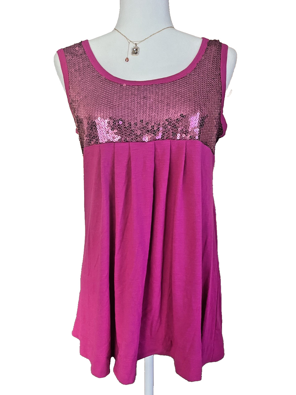 Women's Piper & Blue Size XL Purple Sleevless Tan Top Sequin Detail Back Cut Out